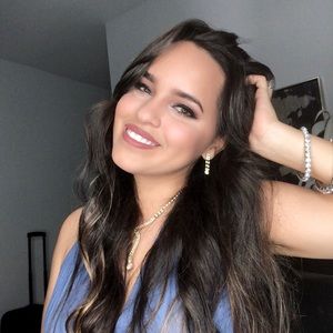 Meet your Posher, Evy